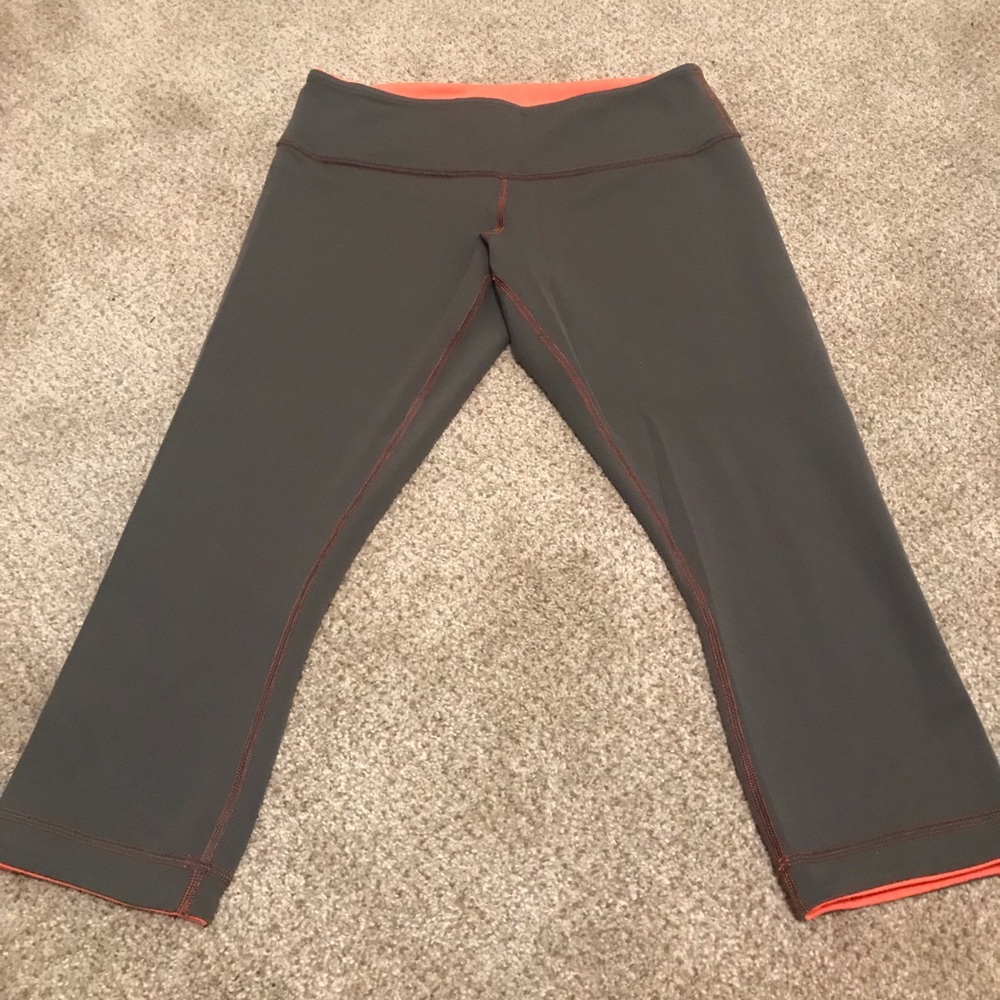 Reversible LuluLemon cropped leggings